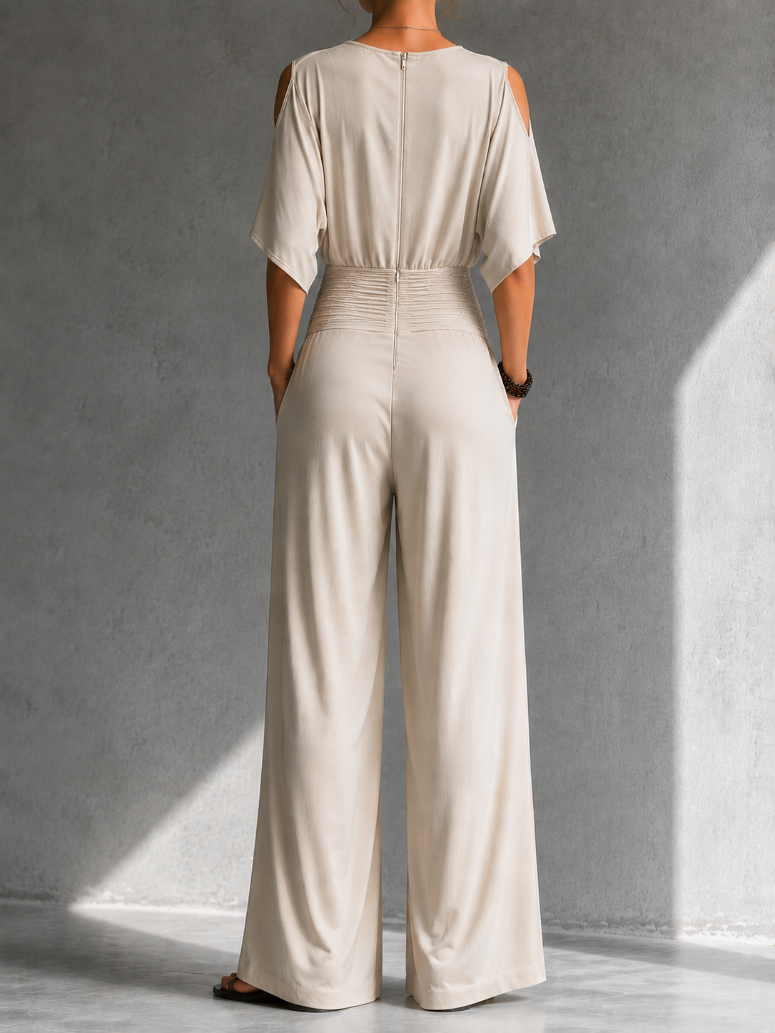 Alia | Elegante Kombination mit Wickeloberteil und weitem Bein