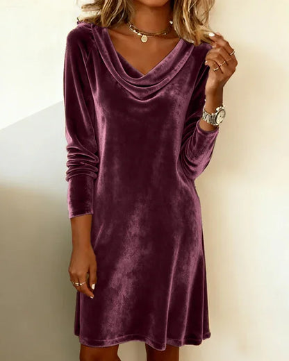Frosina – Ausgestelltes Samtkleid